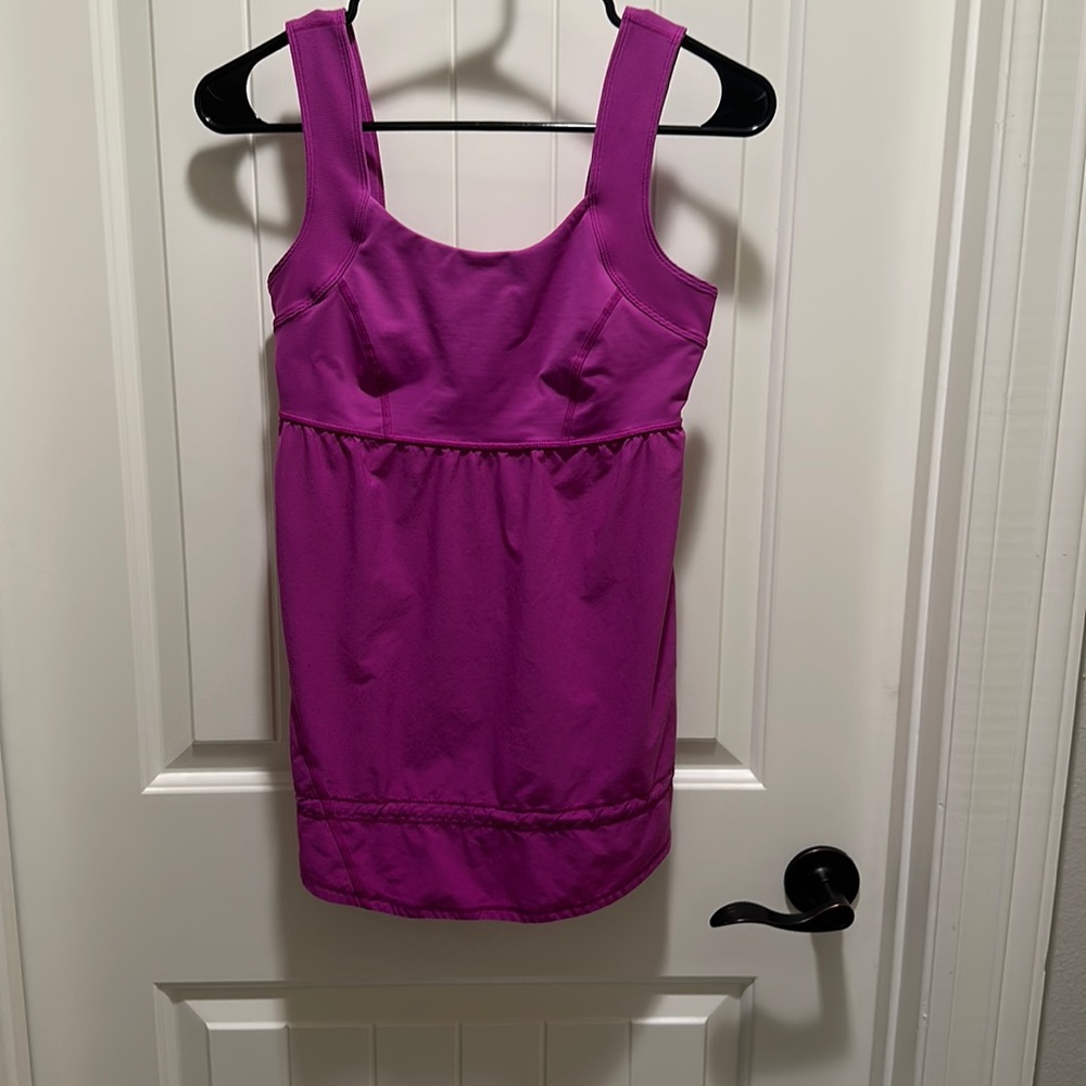 Lululemon pink top